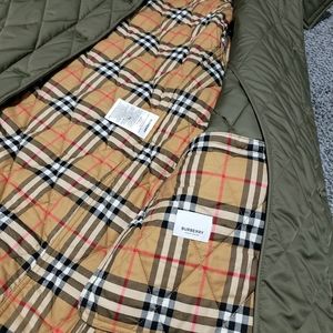 Huge Markdown ⬇️: New: Burberry Quilted Coat - Size XL